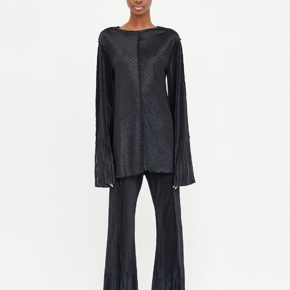 Zara Tops - Zara black pleated top